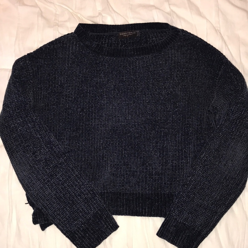 Dress Forum navy cropped sweater